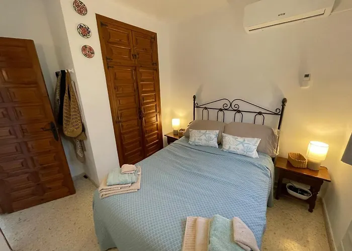 Charming With Amazing Ocean Views